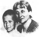А.А. Ахматова с Валей Смирновым. 1940 г.